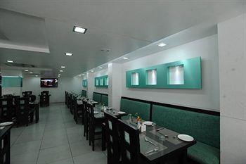 Jal Sagar Hotell Vadodara Exteriör bild