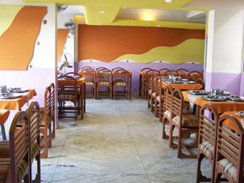 Jal Sagar Hotell Vadodara Exteriör bild