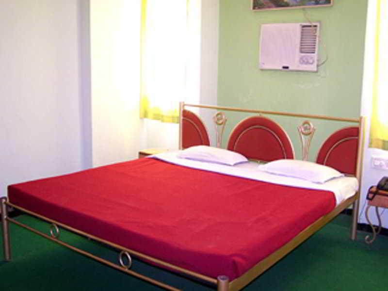 Jal Sagar Hotell Vadodara Exteriör bild