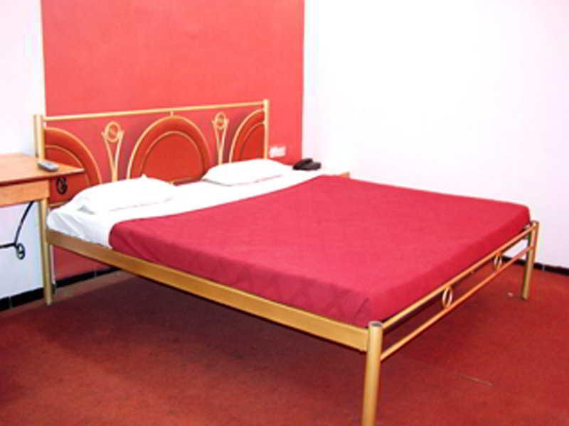 Jal Sagar Hotell Vadodara Exteriör bild